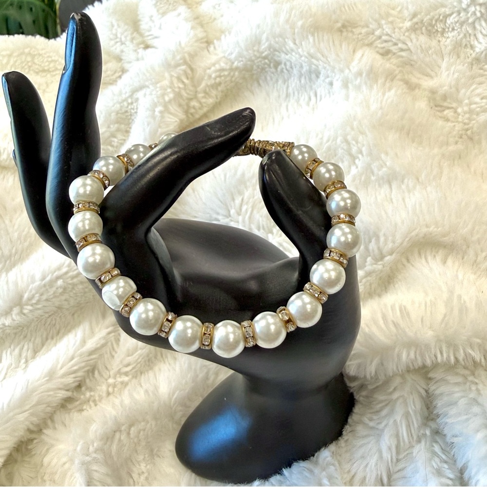 Pearl Beaded Stretch Bracelet with Gold Accents